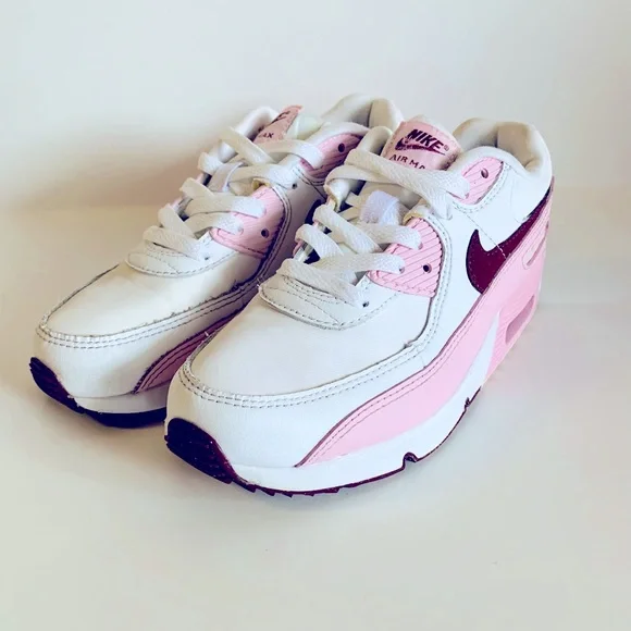 Nike Air Max 90s - Picture 4 of 9